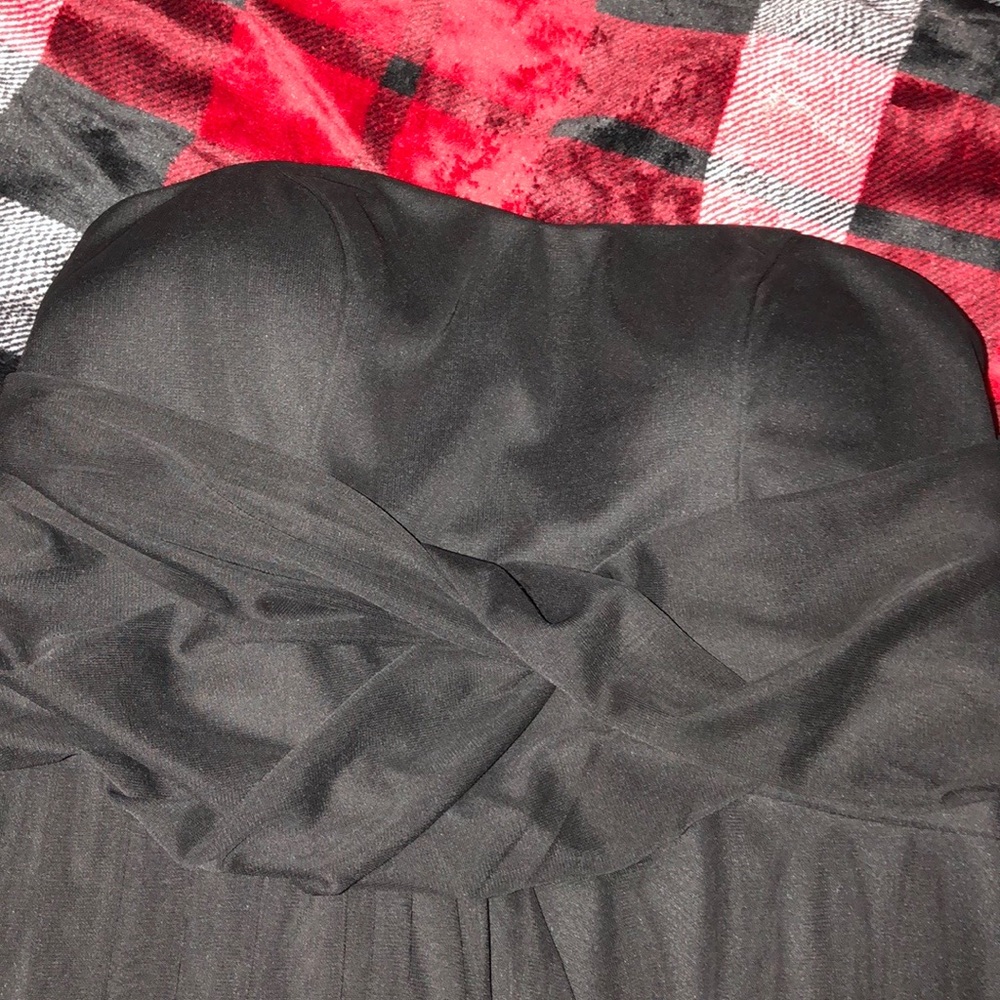 DAVIDS BRIDAL FLOOR LENGTH DRESS. Size 8 - Picture 6 of 6